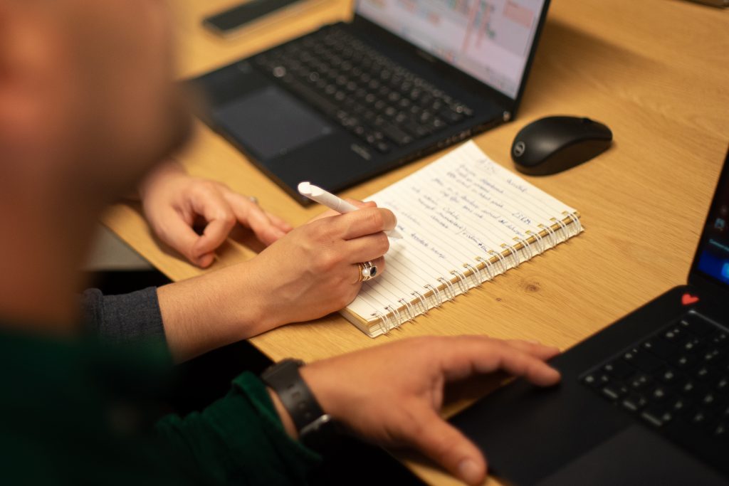 5 signaux que votre outil RH ralentit vos équipes (sans que vous le sachiez)